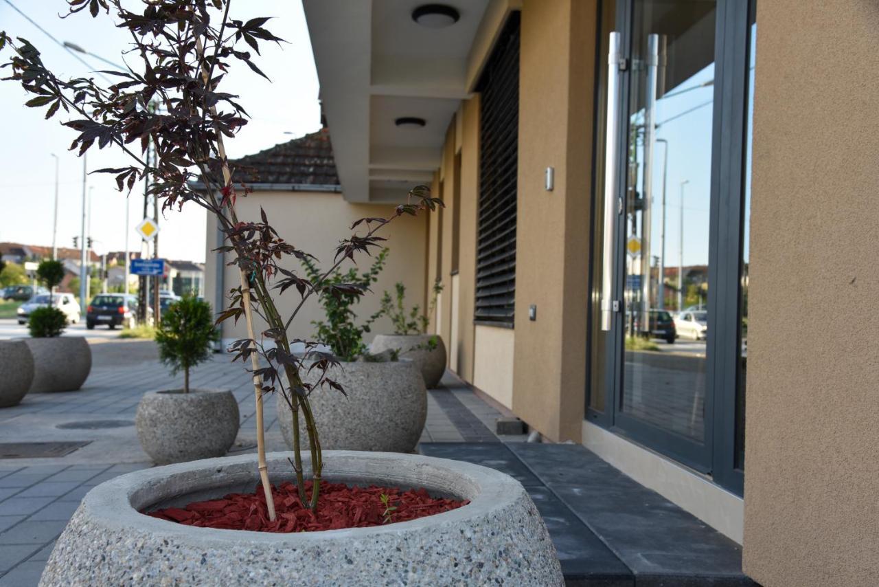 Merak Rooms & Caffe Bar Sabac Exterior photo